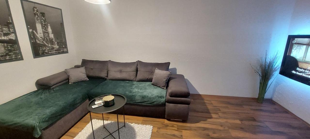 Apartment Zana Пироваць Екстер'єр фото