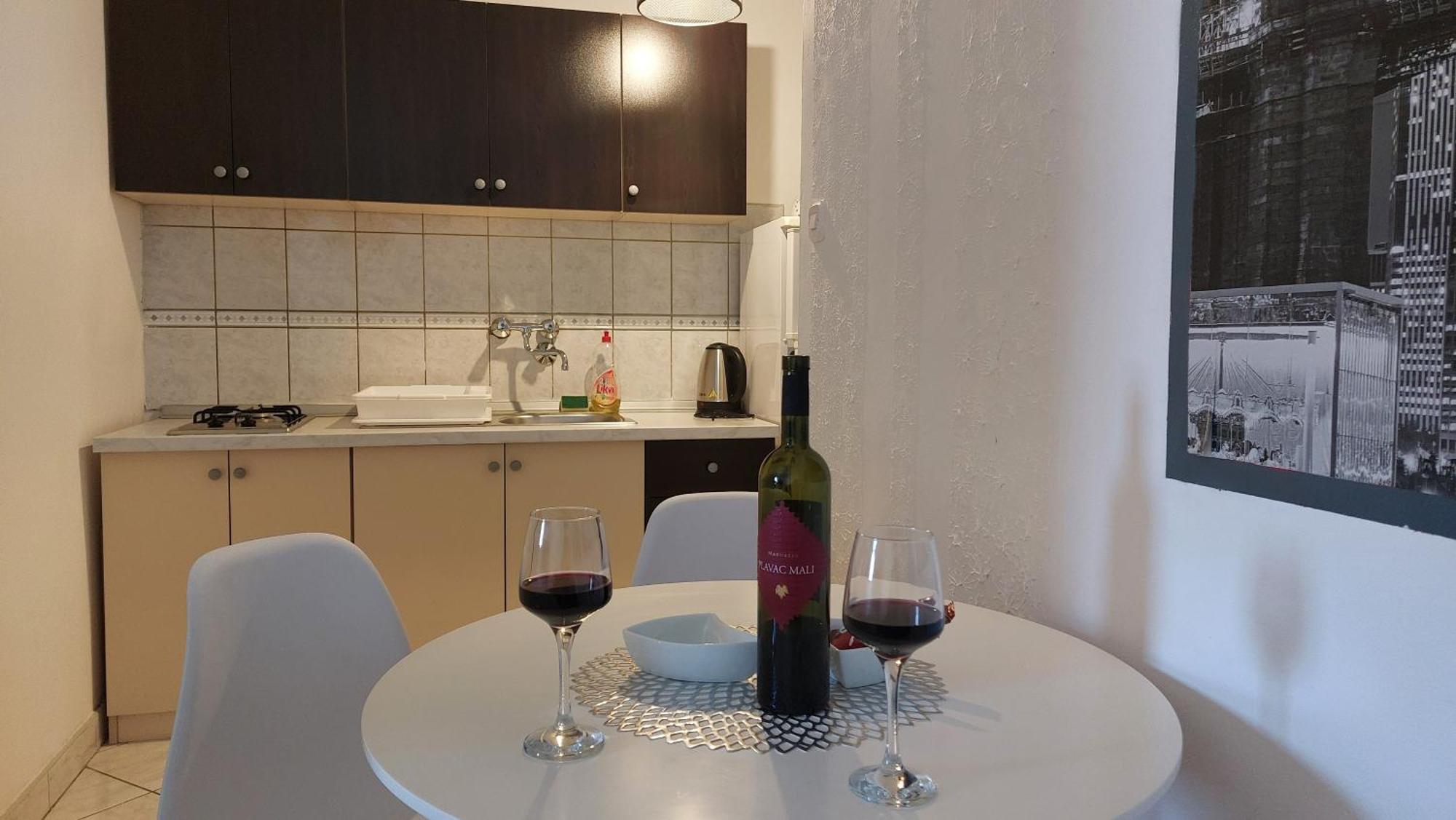 Apartment Zana Пироваць Екстер'єр фото