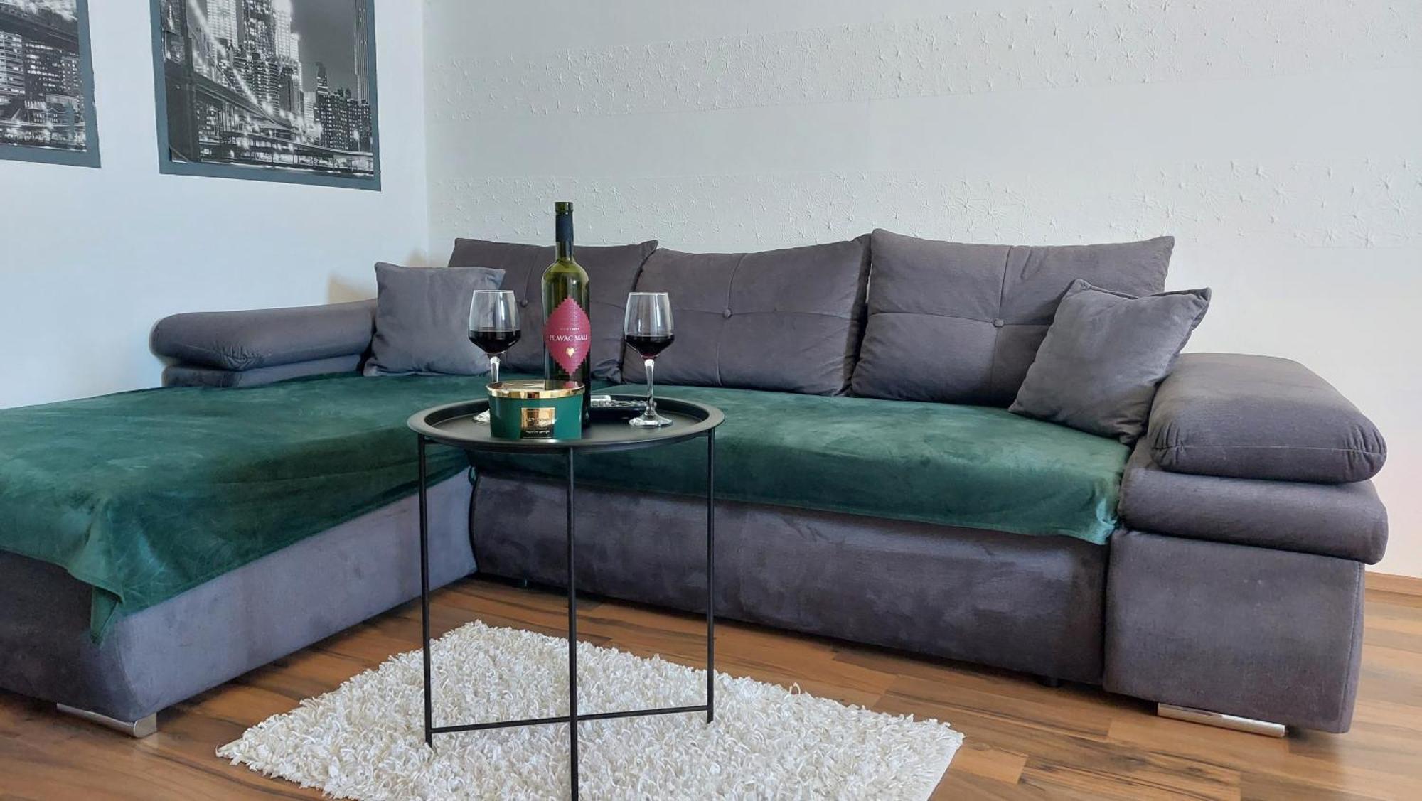 Apartment Zana Пироваць Екстер'єр фото